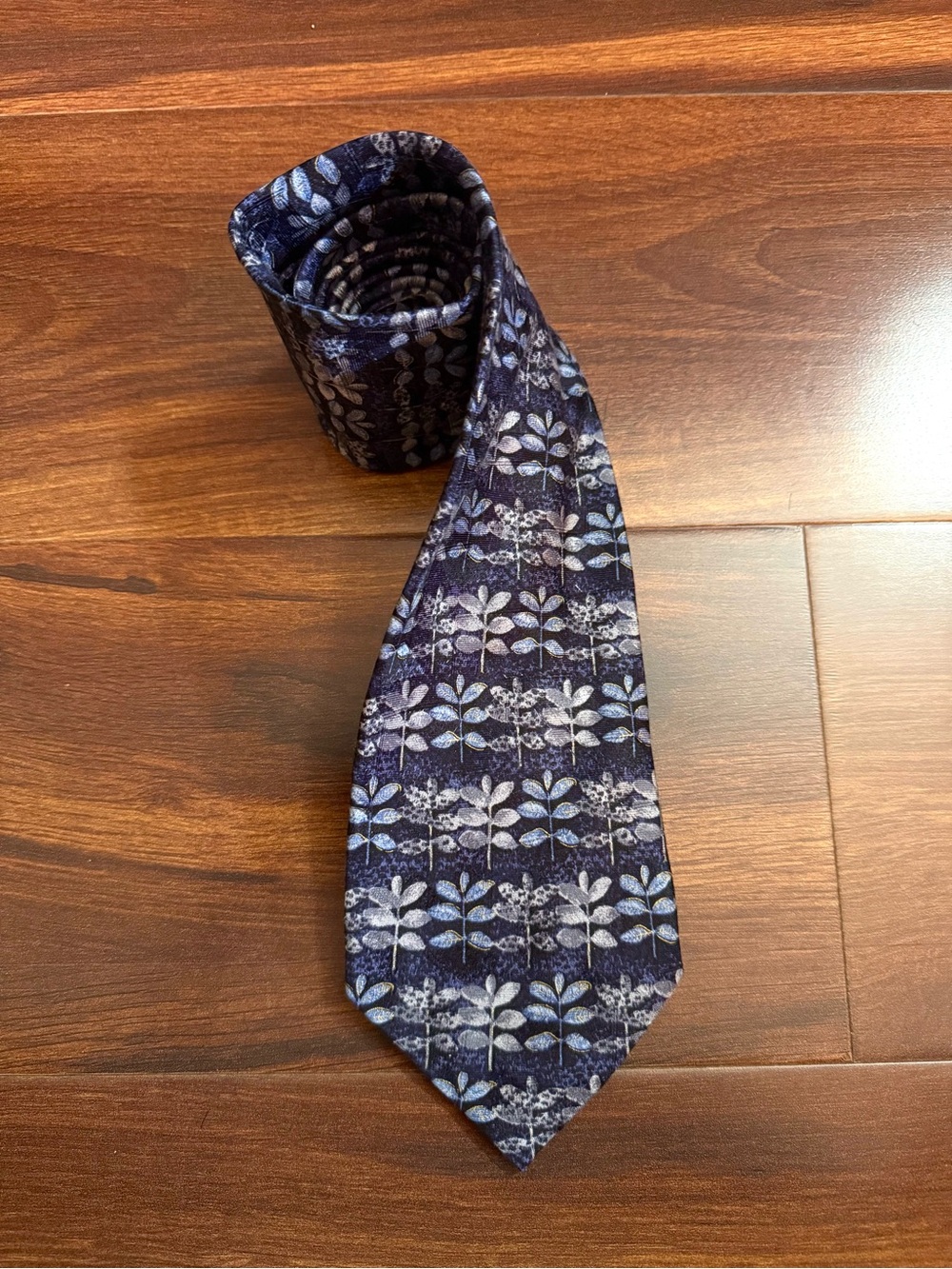 Ermenegildo Zegna Navy and Light Blue Botanical Silk Tie